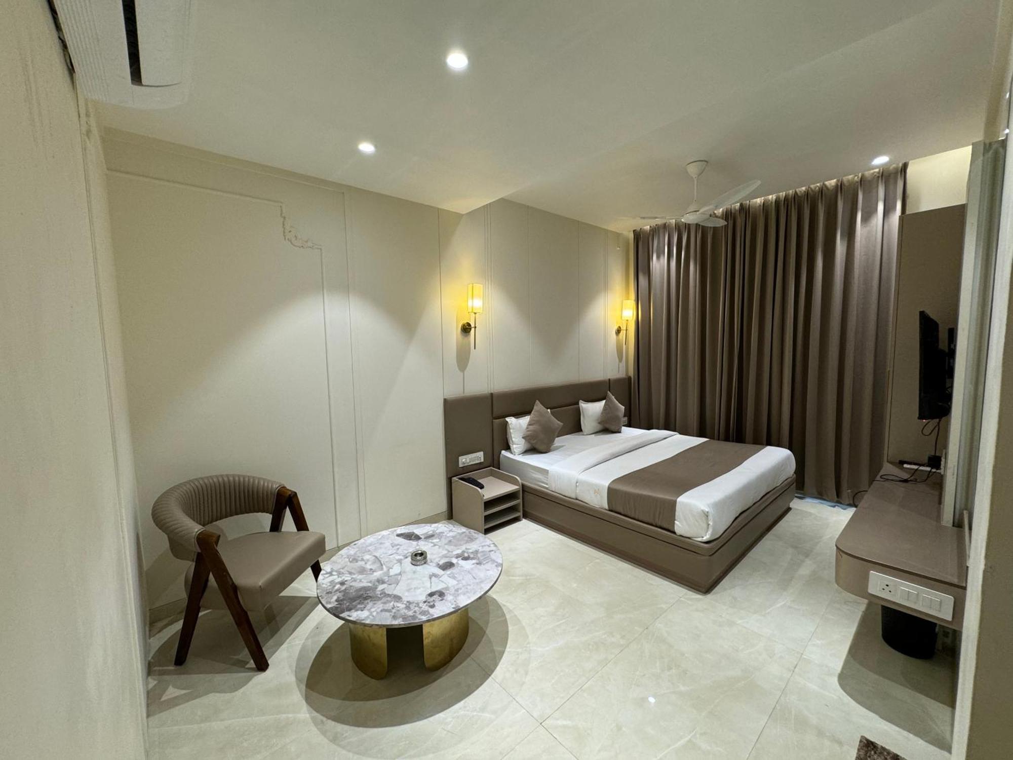 Hotel Fortune Inn Bhopal Eksteriør billede